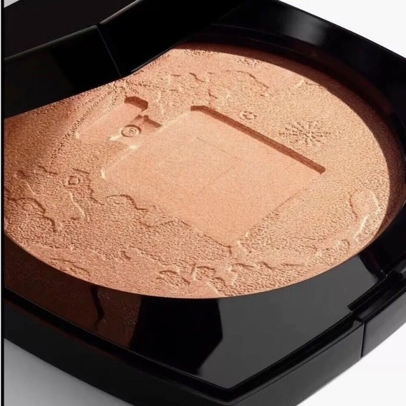 CHANEL Eclat LUNAIRE Oversize Limited Edition Iluminating Face Powder - Picture 10 of 13